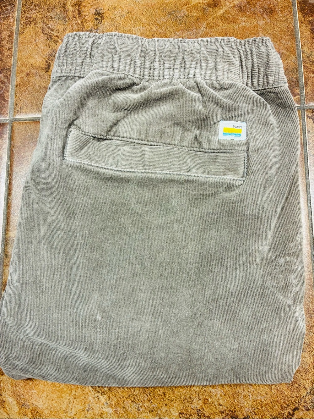 Vuori Men’s Corduroy Pants in Olive Green